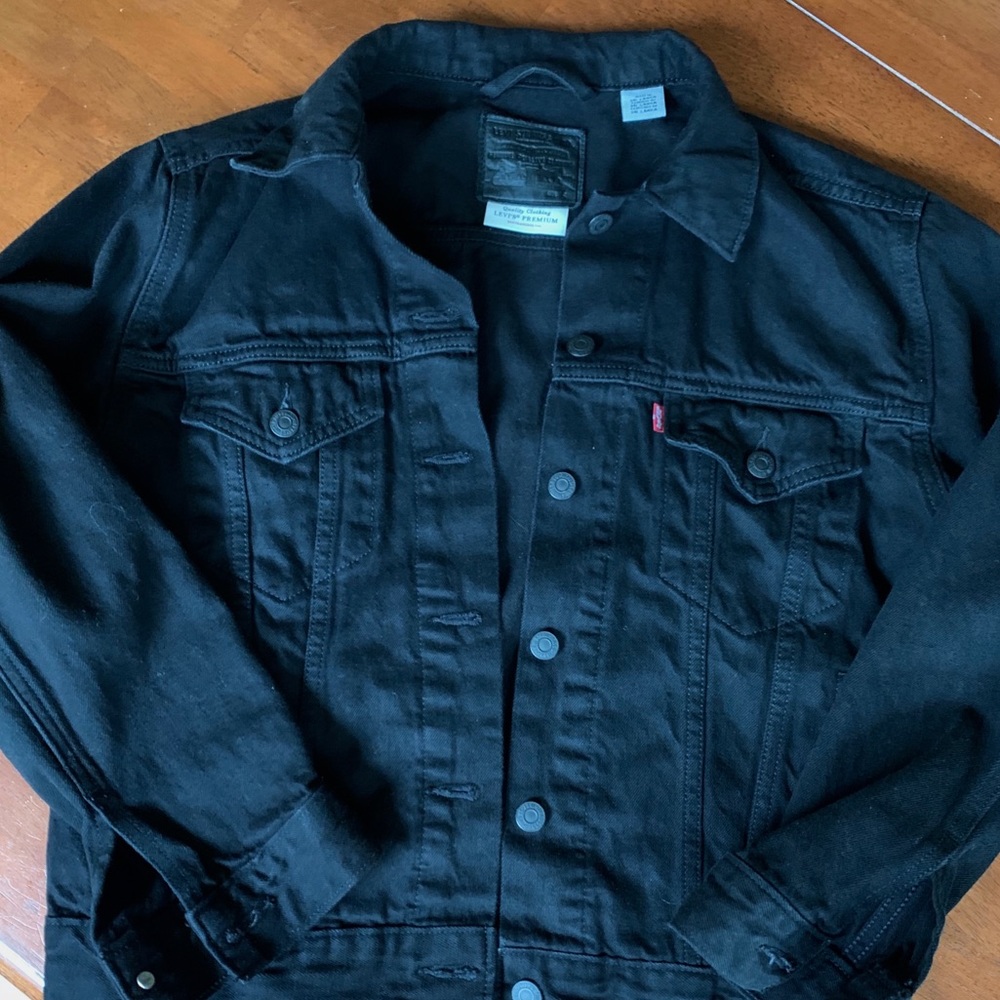 Women’s Levi’s denim jacket, black, size Small